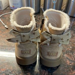 Little girls Uggs